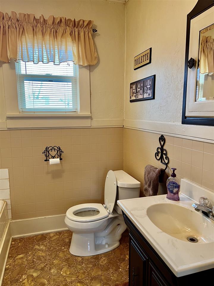 For Sale: 326 N 2nd, Arkansas City KS